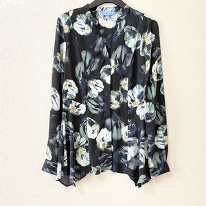 Pre-loved! Simply Vera Sheer Long Sleeve Floral Blouse!